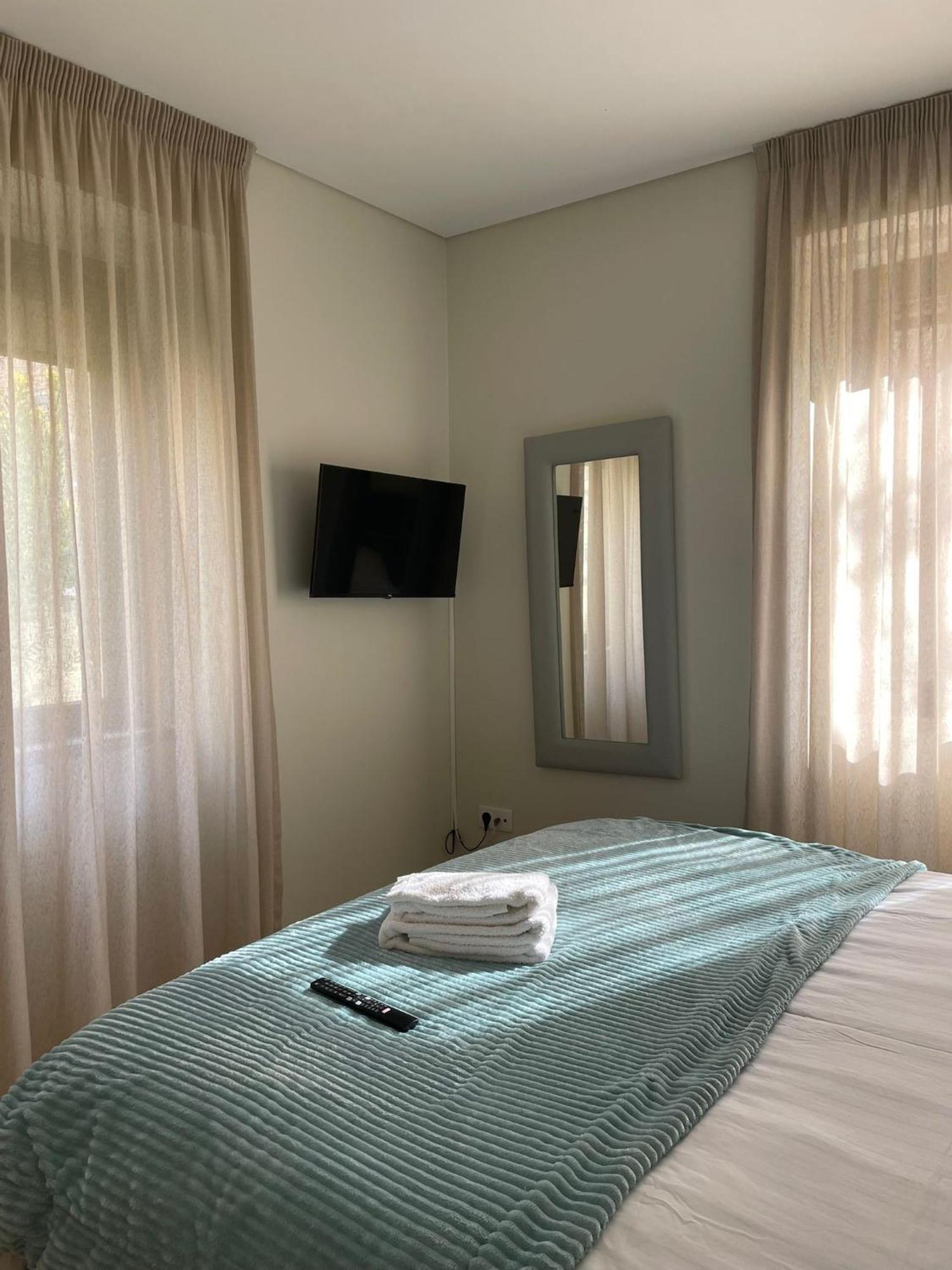 Albina'S Guest House เลซาเดอปัลเมรา ภายนอก รูปภาพ