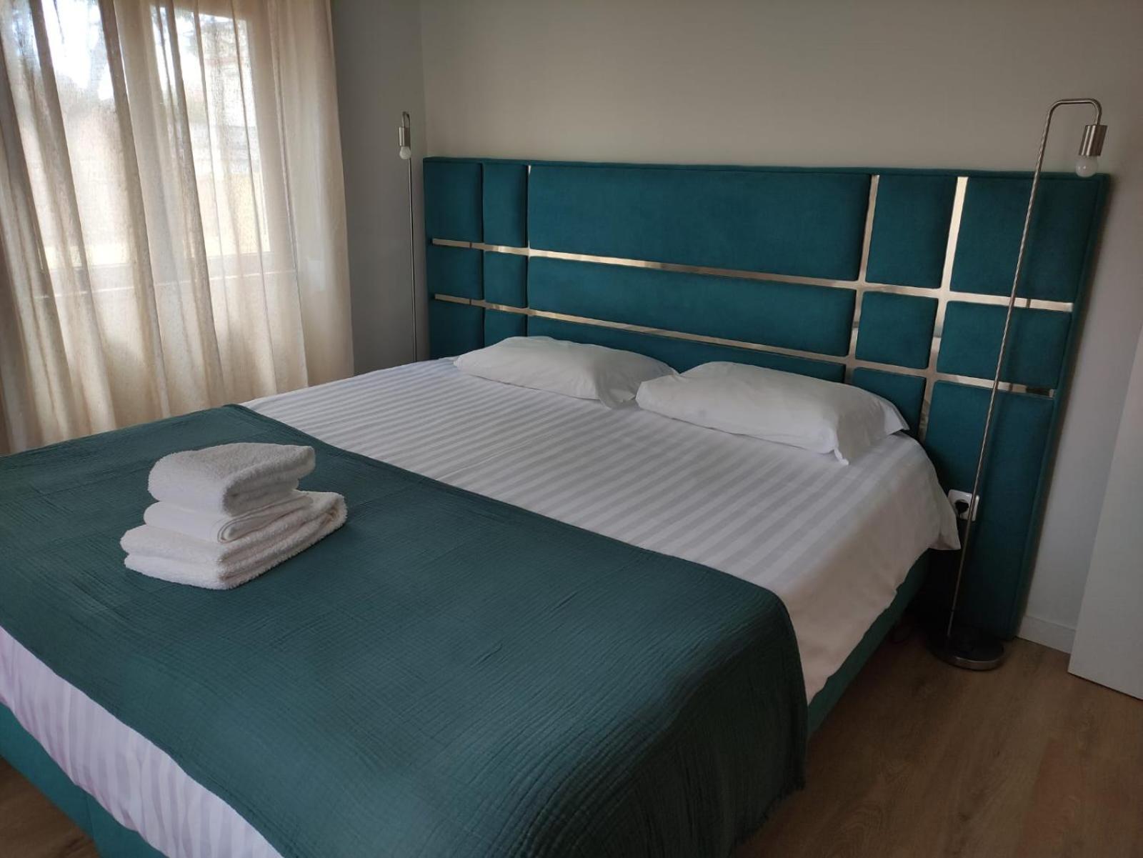 Albina'S Guest House เลซาเดอปัลเมรา ภายนอก รูปภาพ